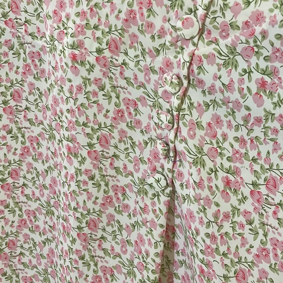 Chic and dainty floral crop top - Picture 4 of 12